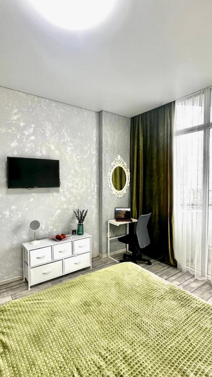 Appartamento Pirosmani 18D, 14 Floor Batumi Esterno foto